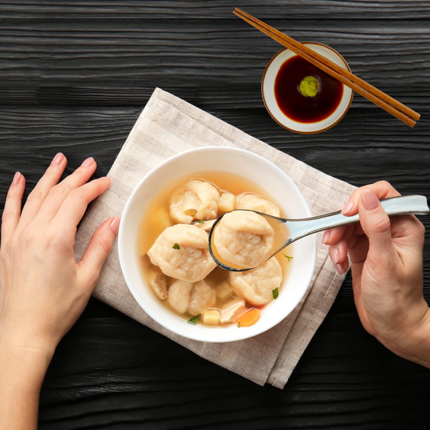 Asian ceramic spoon, long handle for easy grip, non-slip bottom, suitable for Japanese ramen, Chinese and Vietnamese wonton, noodle soup spoon